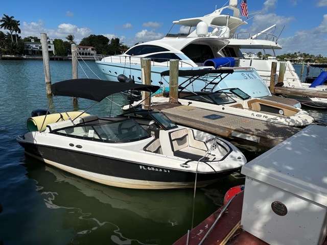 Ft. Lauderdale Boat Rental is your gateway to the ultimate boating adventure in South Florida. Offering a wide selection of boats, we cater to all kinds of experiences—whether you’re planning a peaceful day of cruising, an exciting family outing, or a special event on the water. Our knowledgeable team is here to help you design the perfect itinerary, from recommending scenic routes to suggesting hidden gems along Fort Lauderdale’s stunning coastline.