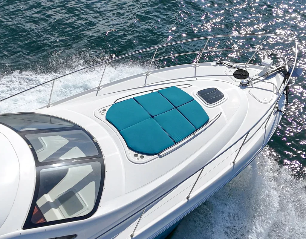 sea-ray-52-exterior-03