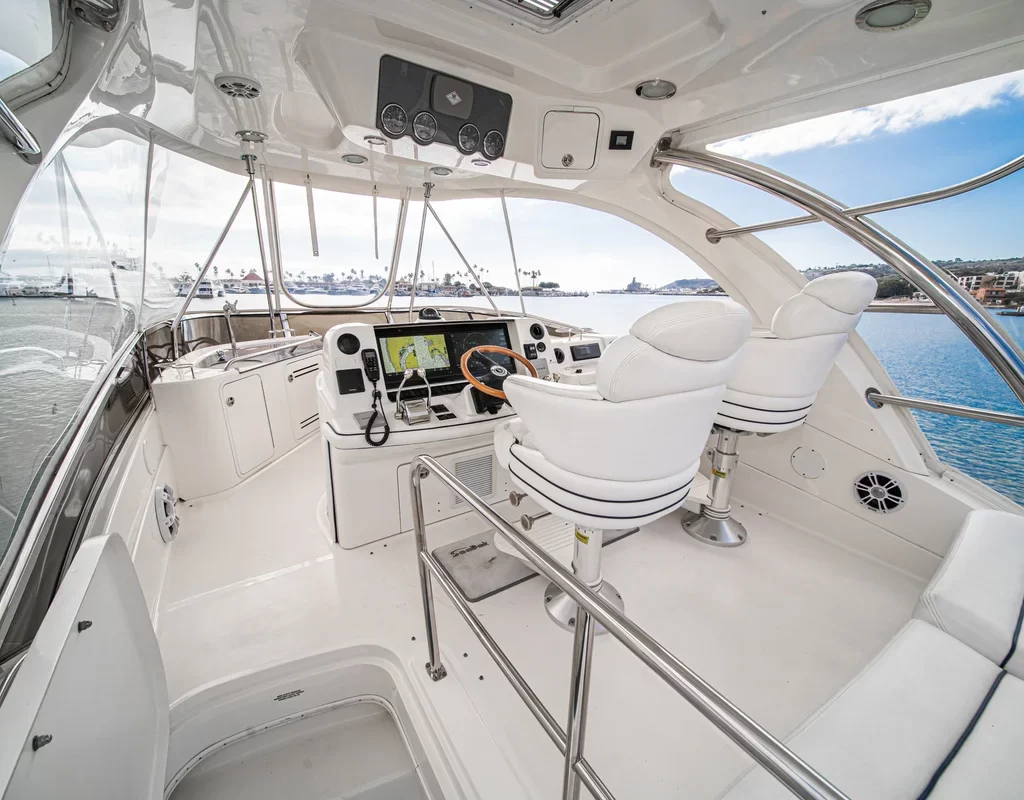 sea-ray-52-interior-01