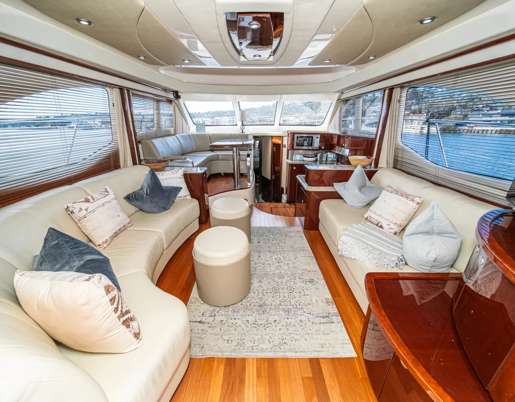 sea-ray-52-interior-03